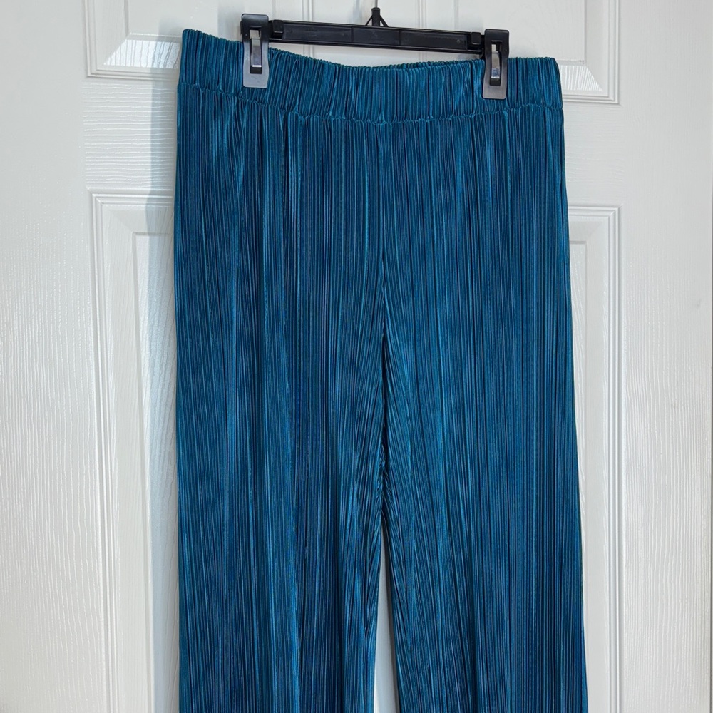 G by Giuliana Teal Pleated Palazzo Pants - Picture 4 of 10